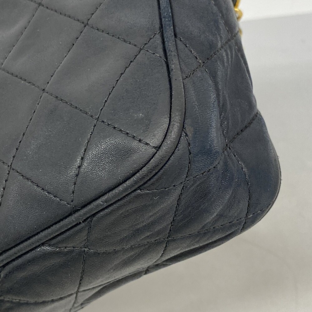 CHANEL Black Lambskin Leather Shoulder Bag - Picture 6 of 10